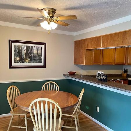 Relaxing Mountain Condo In Gatlinburg With City View ! Bagian luar foto