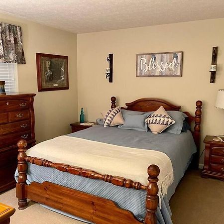 Relaxing Mountain Condo In Gatlinburg With City View ! Bagian luar foto