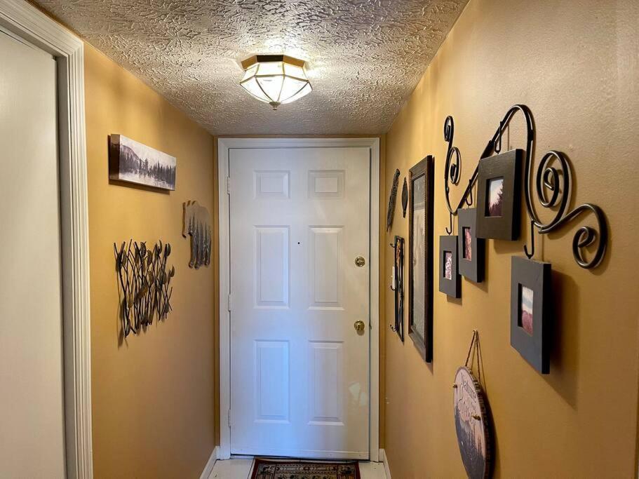 Relaxing Mountain Condo In Gatlinburg With City View ! Bagian luar foto